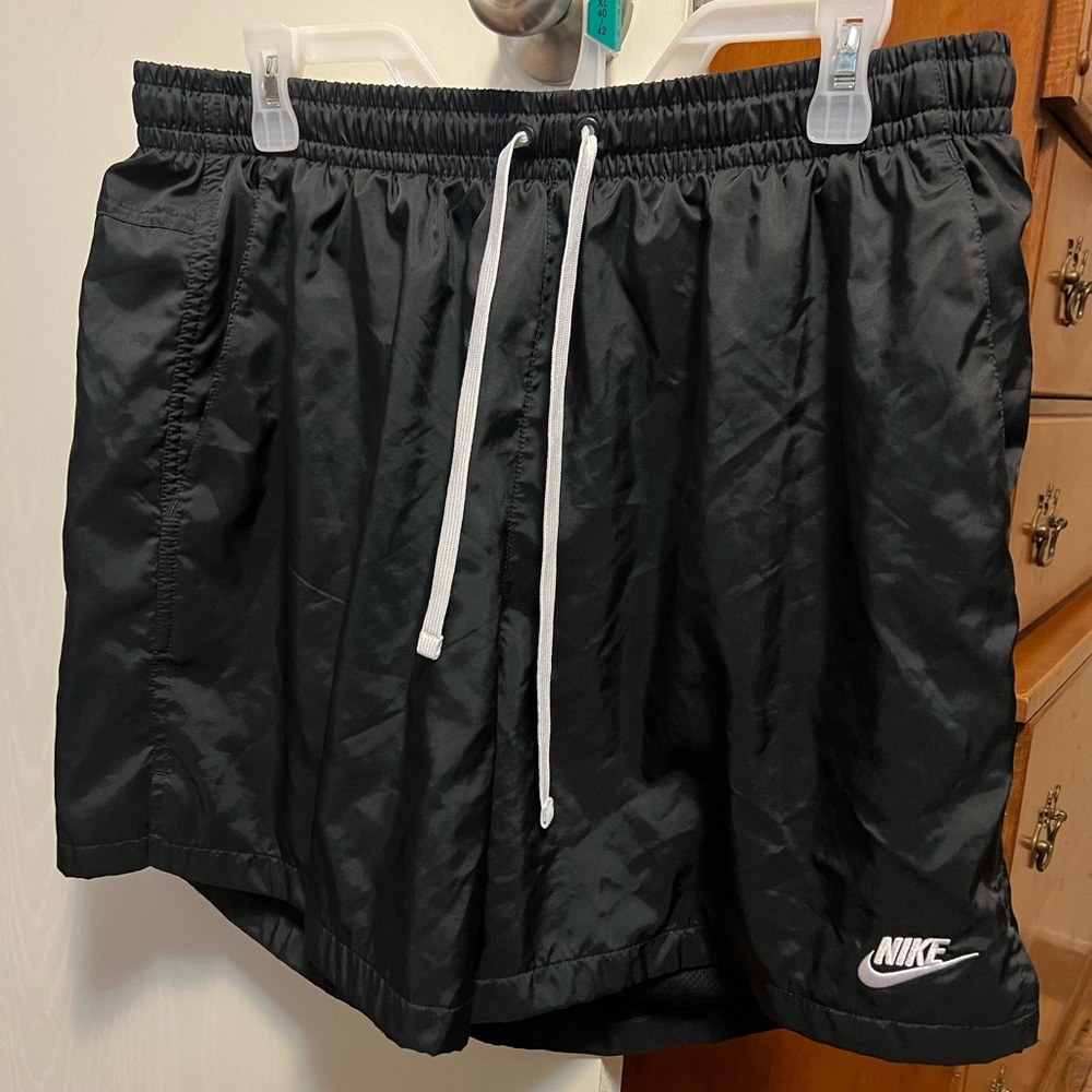 Nike flow woven shorts